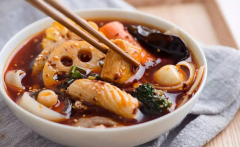 知名麻辣燙出現(xiàn)食品安全問題，如何保障吃的安全？